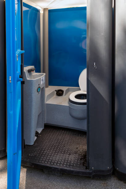 Portable Toilet Options We Offer in Bellair Meadowbrook Terrace, FL